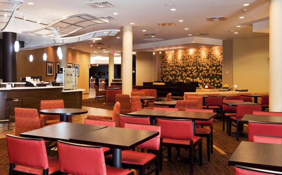 Courtyard By Marriott Ottawa East Hotel Buitenkant foto