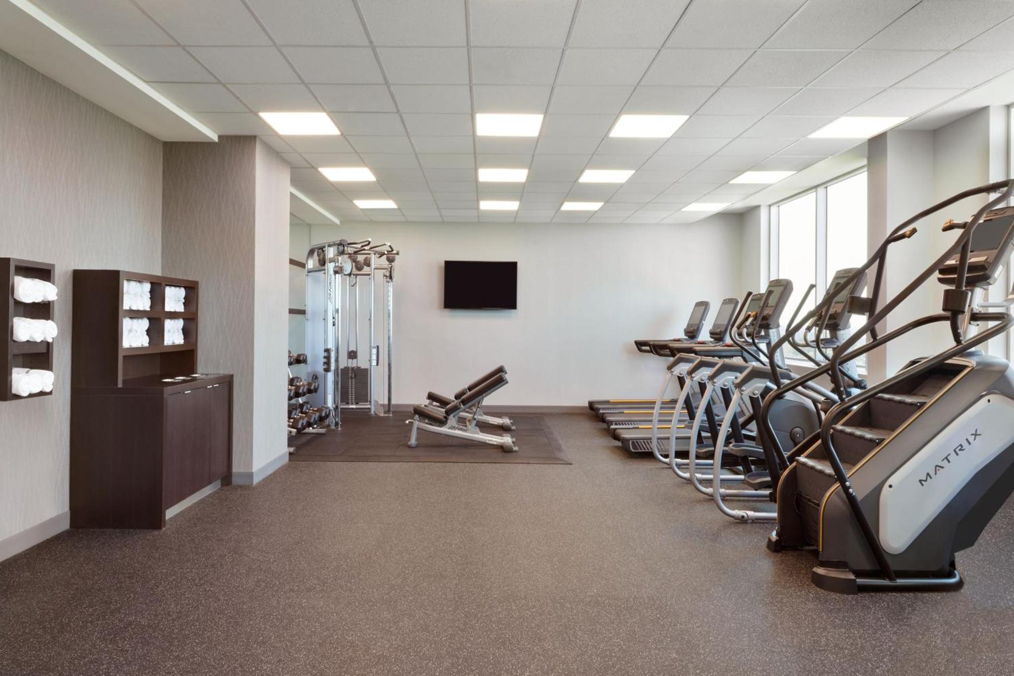 Courtyard By Marriott Ottawa East Hotel Buitenkant foto