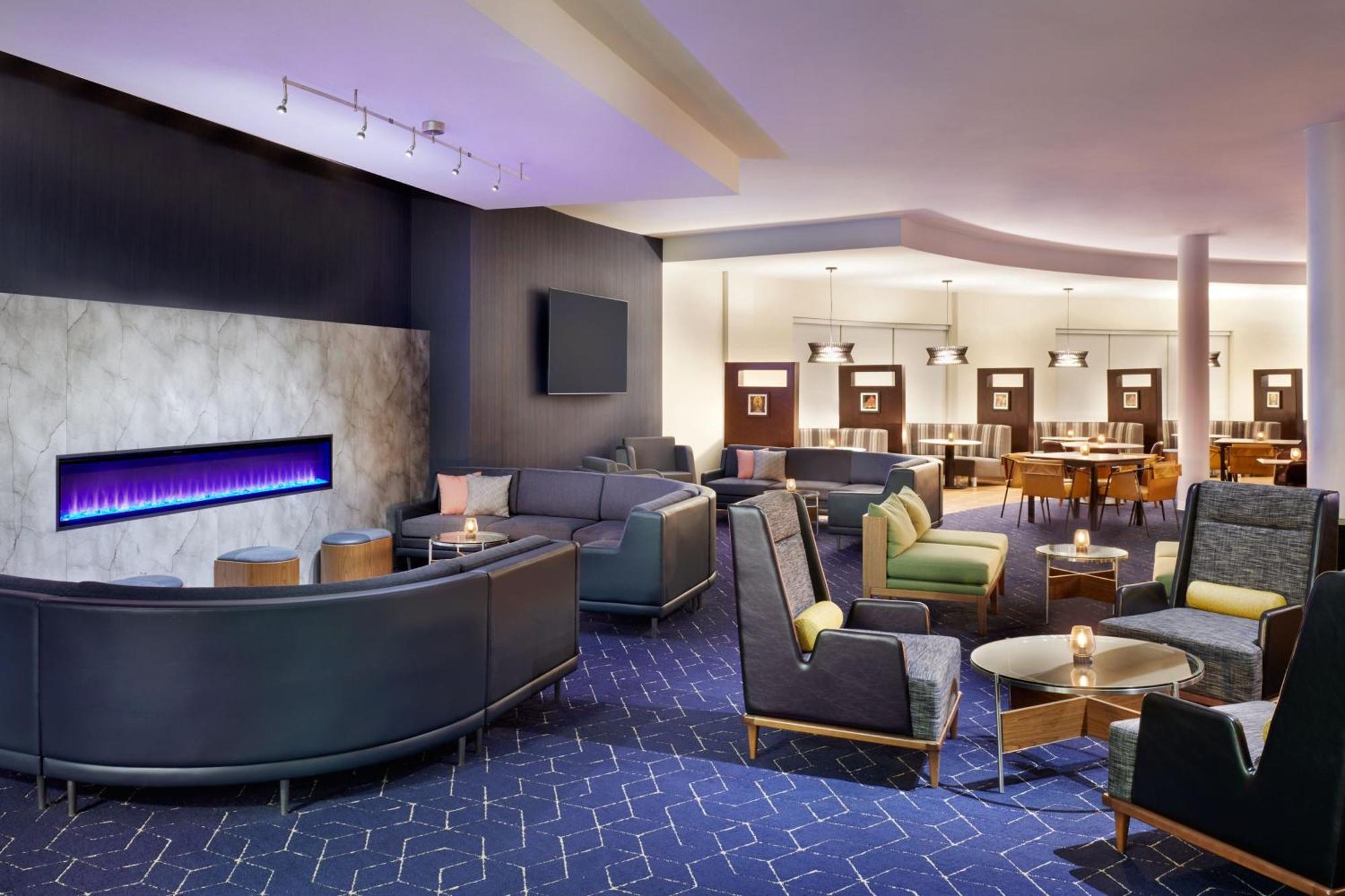 Courtyard By Marriott Ottawa East Hotel Buitenkant foto