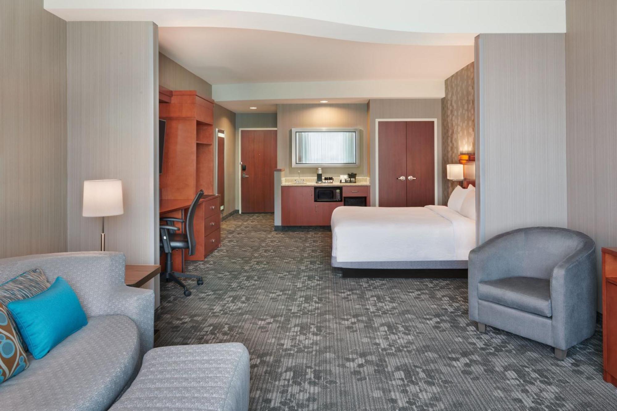 Courtyard By Marriott Ottawa East Hotel Buitenkant foto