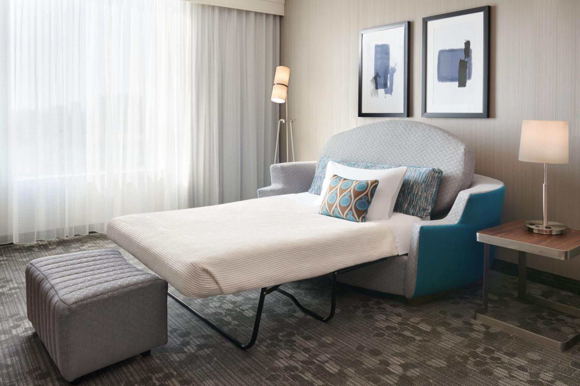 Courtyard By Marriott Ottawa East Hotel Buitenkant foto