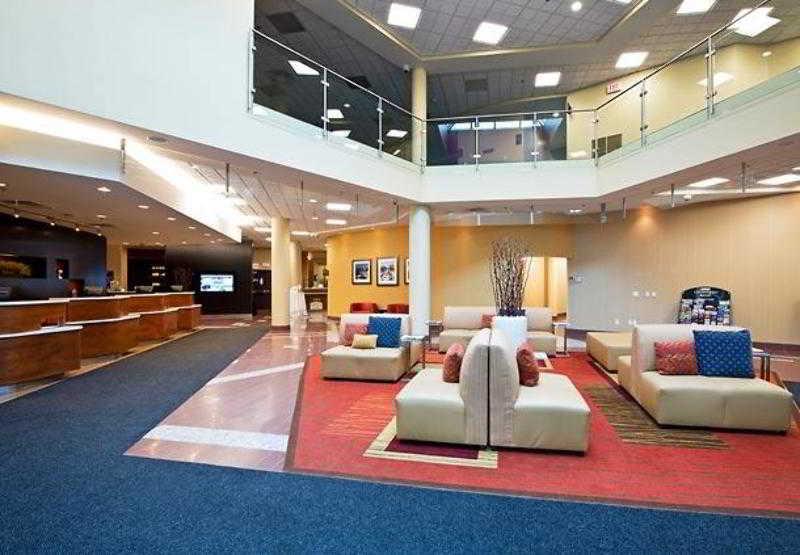 Courtyard By Marriott Ottawa East Hotel Buitenkant foto