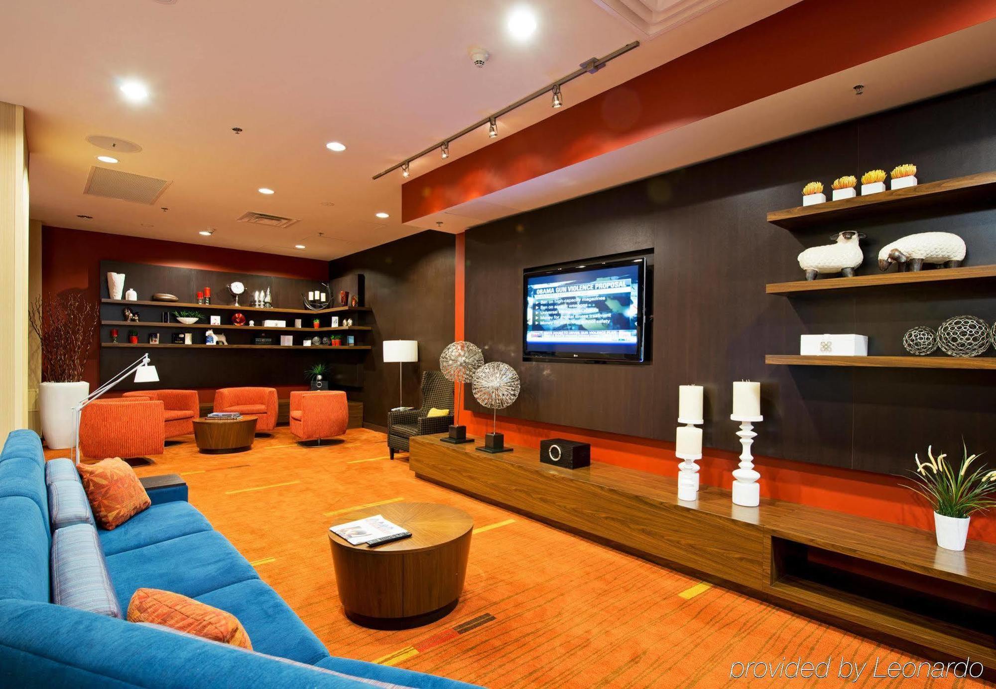 Courtyard By Marriott Ottawa East Hotel Buitenkant foto