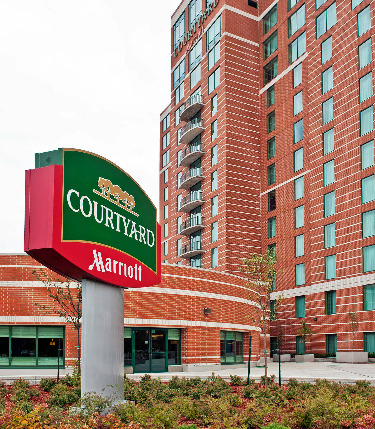 Courtyard By Marriott Ottawa East Hotel Buitenkant foto